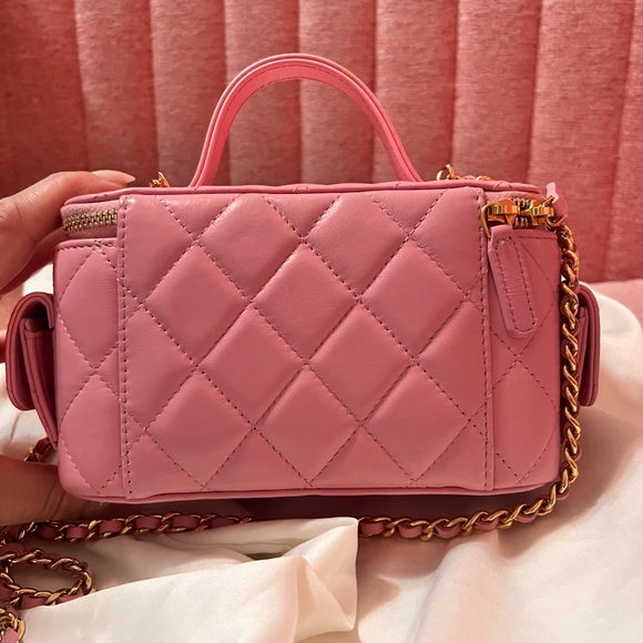 100% authentic CHANEL East West Polly Pocket CC Top Vanity Pink w/ Chain (RARE) - Picture 4 of 14